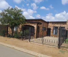 House for sale in Naledi