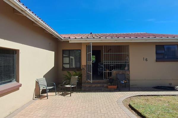 Spacious Family Home in Hartenbos, Mossel Bay

Property Details:
-Location: Hartenbos, Mossel Bay
-Bedrooms: 3
-Bathrooms: 2
-Garage: ...