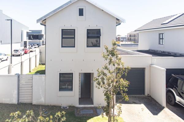 2-Bedroom Townhouse in Secure Stonewood Estate

Discover the perfect combination of modern design, convenience, and security with this ...