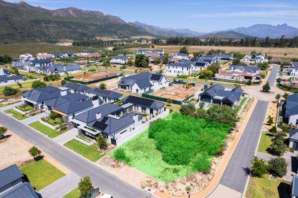 Build your forever home in the beautiful Acres, Pearl Valley Golf Estate!

This unique stand faces the magnificent Drakenstein ...