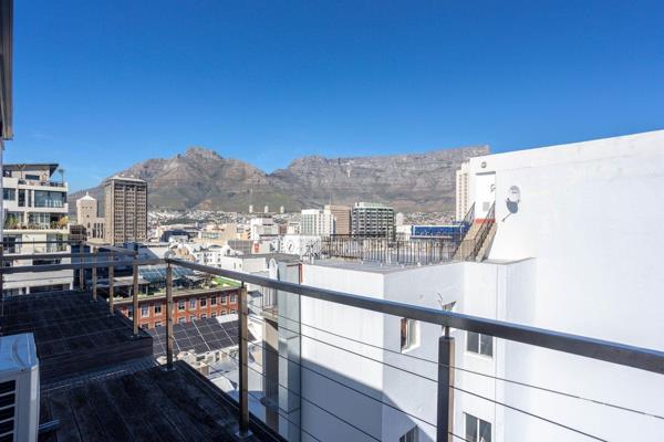 Discover the heart of Cape Town in this urban sanctuary! Located on vibrant Loop Street, this stylish two-bedroom, two-bathroom duplex ...