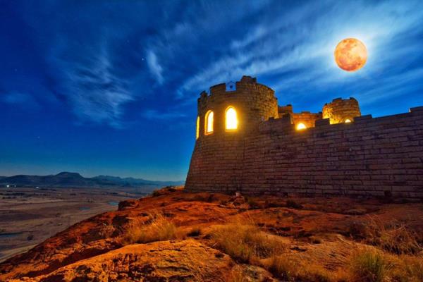 Destiny Castle sits majestically atop a 460-hectare mountain estate named Caledonspoort at the Fouriesburg / Lesotho border in the ...