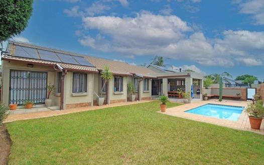 3 Bedroom House for sale in Marais Steyn Park