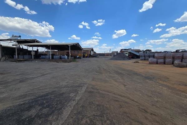 Unlock the potential of your business with this exceptional industrial property for sale! 
This property offers the ideal space for ...