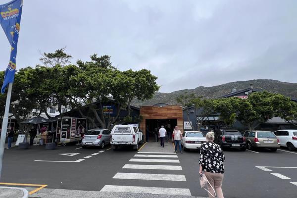 Welcome to Valyland Centre in the heart of Fish Hoek. This rare opportunity for Office ...