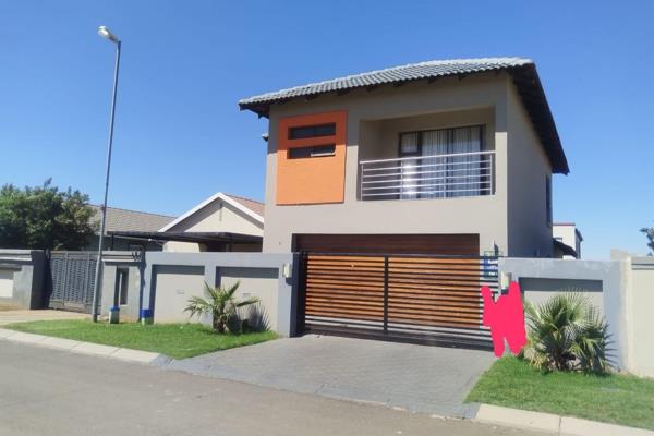 Welcome to our new sanctuary in the heart of Salfen, Boksburg. This double story house consists of 4 spacious bedrooms with 2bath, and ...