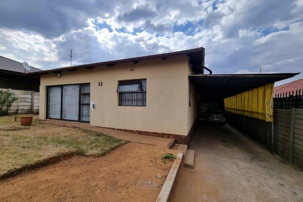 GREAT INVENSTMENT OPPORTUNITY

3 BEDROOM HOUSE + 2 BEDROOM FLATLET
R1 175 000 - South ...