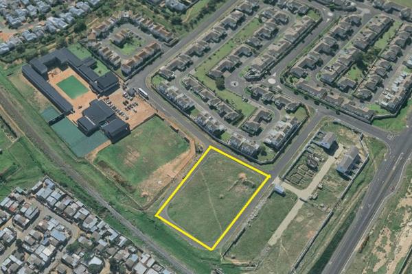 Accepting Offers.


DESCRIPTION:
•  Rare 3311m&#178;  vacant land in Somerset West prime for development. 
•  Ideal for residential ...