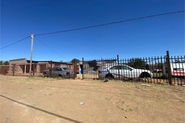 Title deed available.

Cash offers preferably. 

Fully Fenced.

Awaiting the owner to make this land into a dream home.

Close ...