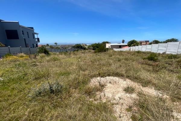 Generously sized 1218 sqm vacant stand that offers an exceptional opportunity to build your dream home or investment property. Located ...