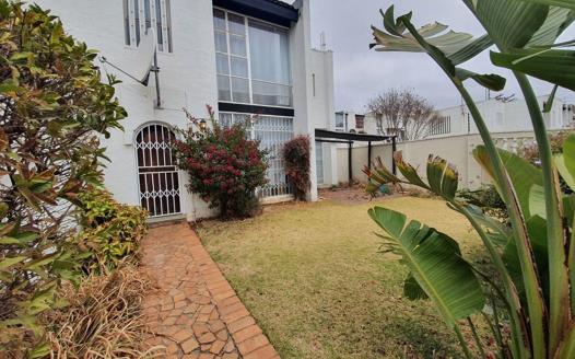 3 Bedroom Townhouse for sale in Windsor East