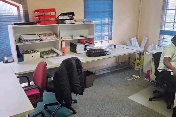 This property consists of 2 units.

Unit 4 is 144m2 and Unit 5 is 65m2, bringing the total size of the property to 209m2.

Both units ...