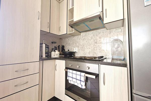 3 Bedroom house for sale in BlueHills
Looking for a spacious and secure family home in ...