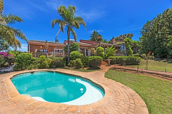 Exclusive sole mandate! 

A Renovator`s Paradise Awaits! 

Welcome to Vergesig, a prestigious suburb in Aurora. This delightful ...