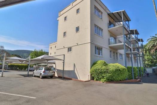 2 Bedroom Apartment / Flat for sale in Prestbury