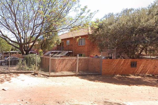 3 Bedrooms
2 Bathrooms
Lounge
Kitchen
Double Garage