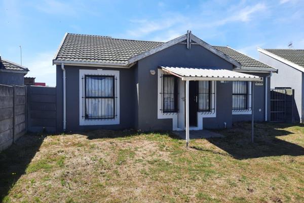 This 3-bedroom, 1-bathroom town house is found in the heart of Summer Greens. Summer Greens is a suburb of the City of Cape Town and is ...