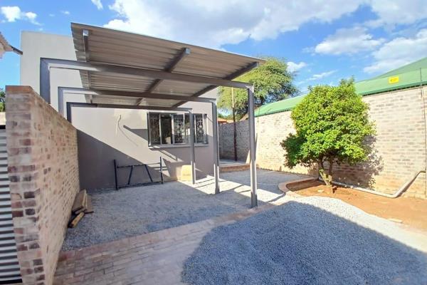 This modern and spacious garden cottage is perfect for those seeking a stylish and comfortable home. Recently renovated, it offers an ...