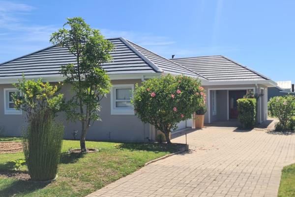 A perfectly North-facing home.
Newly renovated.
Nestled in the heart of the highly sought-after Kraaibosch Manor Estate in ...