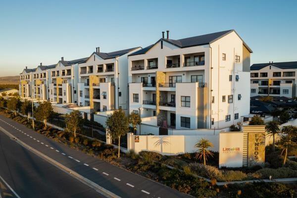 Indulge in the ultimate comfort and convenience of this stunning west-facing apartment, in the popular Fynbos Estate, comprising two ...