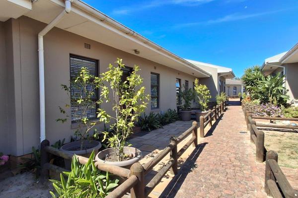 Newly Renovated 2 Bedroom townhouse in Bougainvillea Complex, situated in Skyvue Drive, Kuils River 

2 Bedrooms with built-in ...