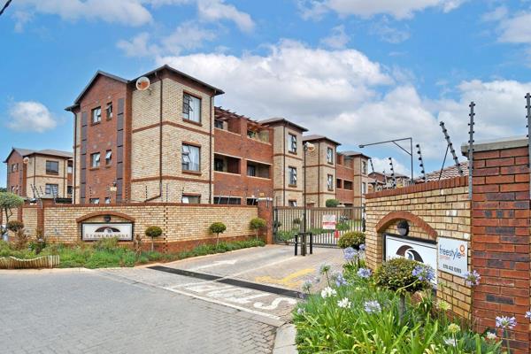 This 2-bedroom, 2-bathroom apartment in Randpark Ridge offers modern living with a ...