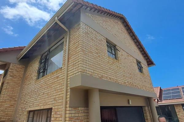 Townhouse to Let in Seemeeu Park, Hartenbos

This modern and spacious townhouse offers the perfect rental opportunity in the serene ...