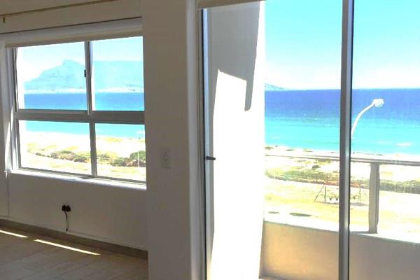 Welcome to Sea Spray, a sought-after block situated directly across the beautiful Atlantic in Waves Edge, Blouberg.

The unit is a ...