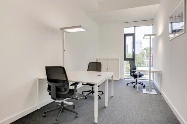 Elevate your business with adaptable office space in the vibrant area of Middelburg. Set ...