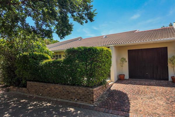 Nestled in an exclusive sectional title estate for those aged 50 and above, this charming 160m&#178; simplex residence offers the ...