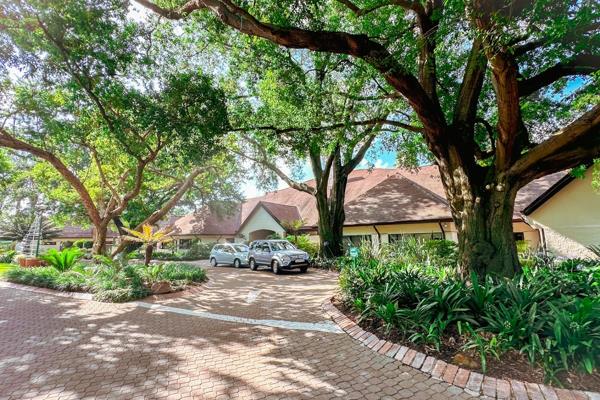 Nestled in an exclusive sectional title estate for those aged 50 and above, this charming 160m&#178; simplex residence offers the ...