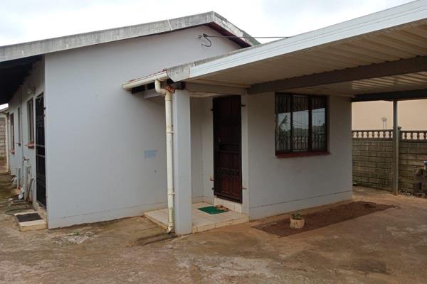 Stunning well kept three bedroom house for sale in emhlathuze village 
the home is ready for you to move in, it consists of the ...