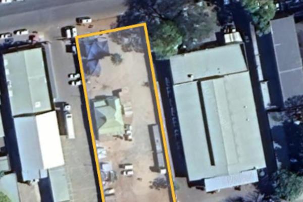 Unlock the potential of this prime 3000m&#178; commercial property, ideally located in the heart of Mokopane CBD. Positioned on Ruiter ...