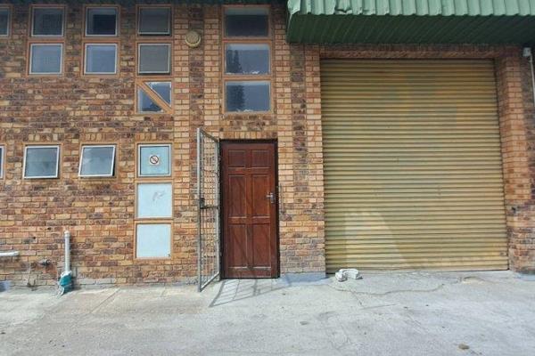 This versatile 179m&#178; open plan building is now available to let in the heart of Marburg Industrial Park. Ideal for storage ...