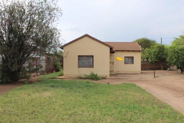 A 2 bedroom house in hammankraal unit d, is up for sale r480000
This property offers 2 ...