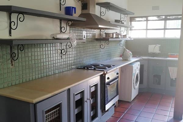 Welcome to this vibrant Student House Commune in Westdene, Johannesburg.

Single rooms ...