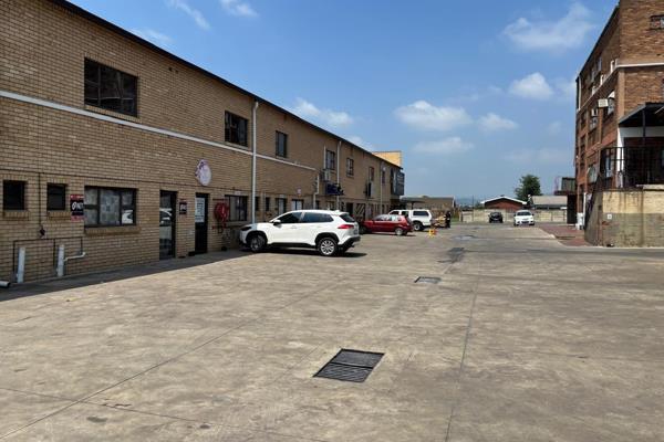 2 units of 202 sqm each at R10900 per month plus Vat. Available immediately. Good access with large roll up garage doors. Prepaid ...