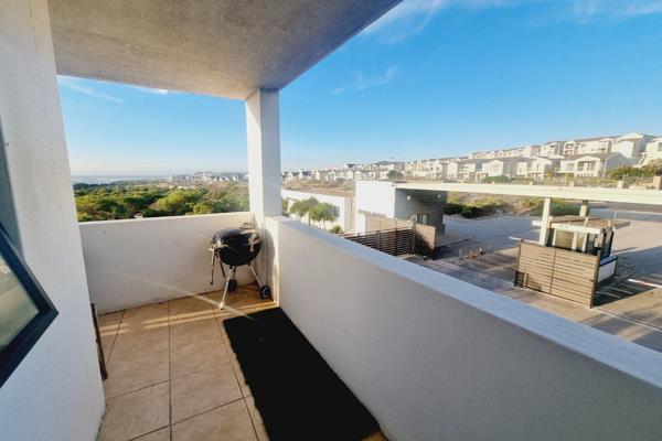 Just move in
The apartmnet is well suitated near the beach and stores and within walking distance
2 Bedrooms and 2 bathrooms
Great ...