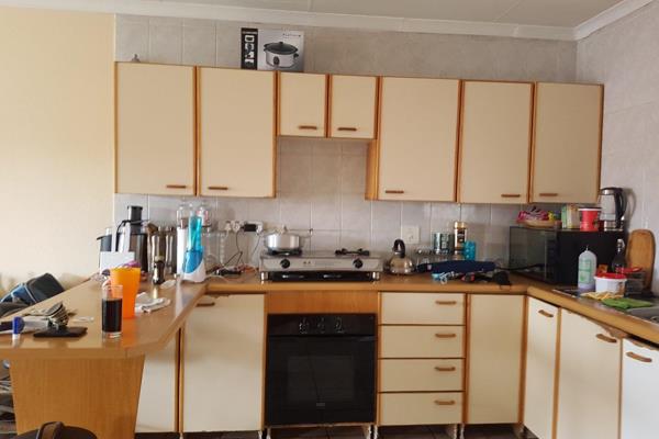 Spacious 2-bedroom unit available for rent in the sought-after suburb of New ...