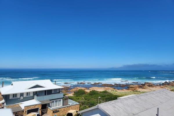 {Exclusive mandate}

Highest auction offer received: R8,2m (all inclusive). Period for ...