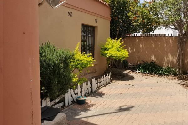 Looking for a comfortable and convenient place to call home? Look no further! This charming 3-bedroom property in Seshego D is waiting ...