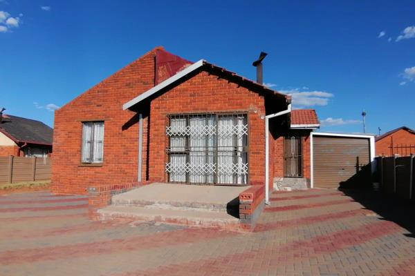 &quot;Exclusively on Offer by Premium Homes&quot;
Looking for a spacious and secure 3-bedroom home in a prime location in Phahameng? ...