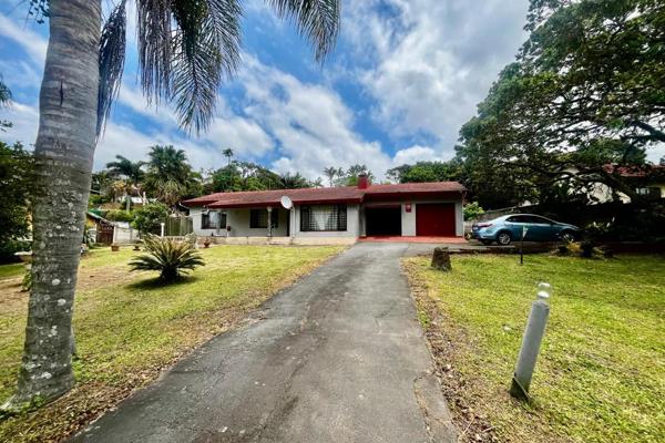 Nestled in a peaceful and friendly neighborhood on 1 496 square meters of land at Uvongo is this family home with 3 bedrooms, 1 full ...