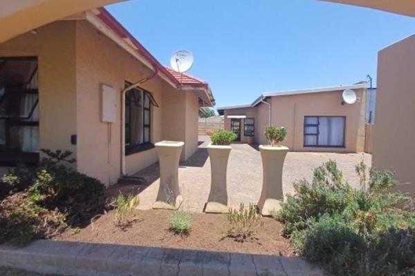 Newly renovated 3 Bedroom house with Large One Bedroom Flatlet for sale in the heart of Rowhill, Springs
As you enter the property you ...