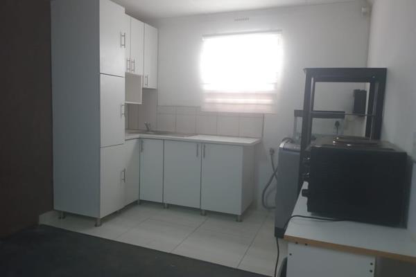 RE/MAX Border presents this 2 bedroom flat  in a shared yard it is safe in terms of security it has an electronic fence, alarm access ...