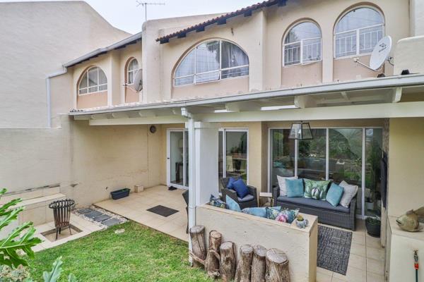 Discover your dream home in this stunning, modern double storey house located in the highly sought-after Rembrandt Park. Set on a ...