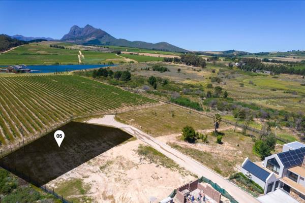 Discover unparalleled luxury living with this prime plot located in the prestigious Vini Fera Estate on Anura Vineyards. Nestled at the ...