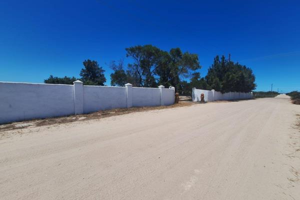 This 20 ha small holding offers a lot situated in Hartebeesfontein, close to ...