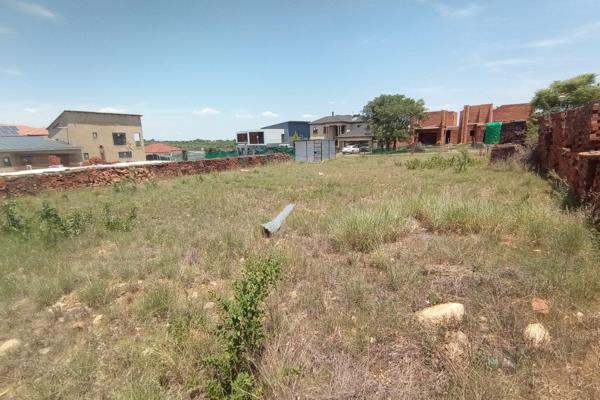 Exclusive Mandate!!!
Imagine the possibilities with this exceptional 723m&#178; corner vacant land, nestled in one of Bendor&#39;s ...