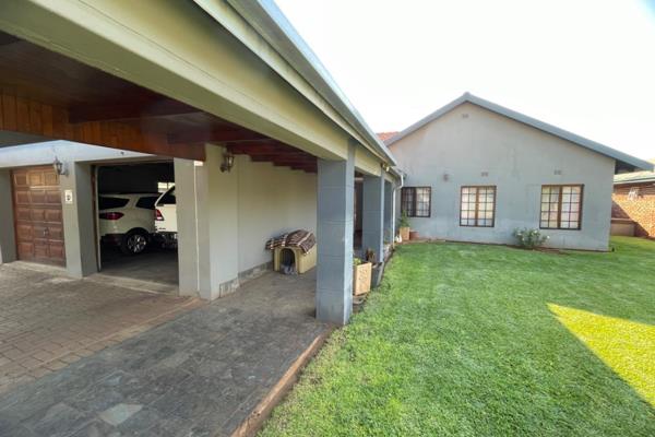 This beautiful house is situated in a quiet area in town making it a perfect place to relax and enjoy with your family.

The house offers 5 bedrooms(1 en suite) and two bedrooms has air-conditioner. There’s 2 full bathrooms available and a single toilet indoor and outside. ...